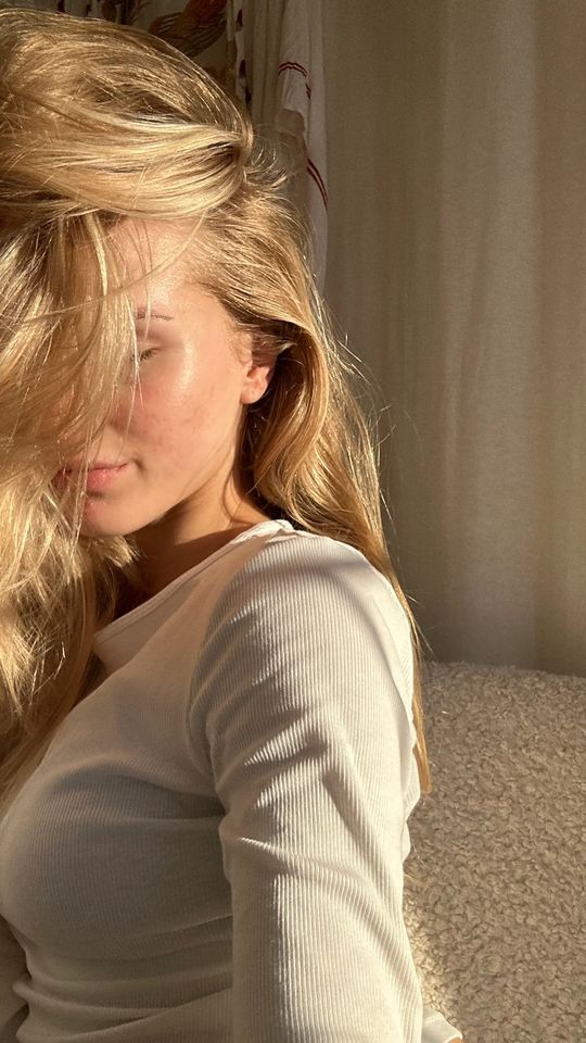 Cosnetic, sunlit portrait